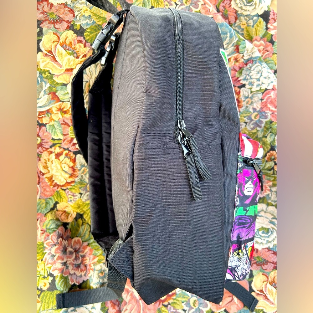 MARVEL COMICS reversible backpack - Picture 3 of 7